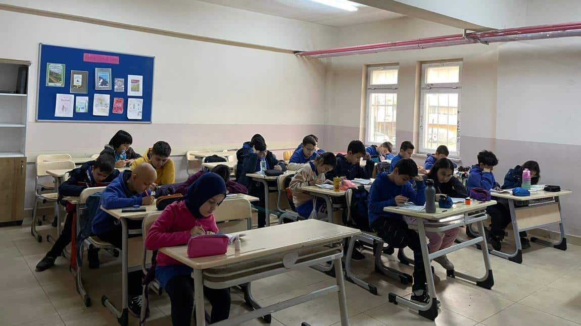 Yoğunlaştırılmış Dil Programı Uygulanan 5,6 ve 7. Sınıf Öğrencilerimize 1. Dönem Kazanım Sınavı Yapıldı 